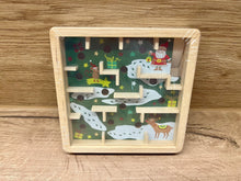 Laden Sie das Bild in den Galerie-Viewer, Moses - Holz Geduldspiel: Wann ist Weihnachten?