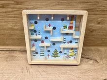 Laden Sie das Bild in den Galerie-Viewer, Moses - Holz Geduldspiel: Wann ist Weihnachten?