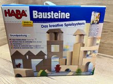 Laden Sie das Bild in den Galerie-Viewer, Haba - Holz Bauklötze Grundpackung Bausteine 26 tlg.