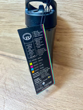 Laden Sie das Bild in den Galerie-Viewer, Carl Oscar - Wasserflasche Ausstellungsstück, Trinkflasche Spinne grau