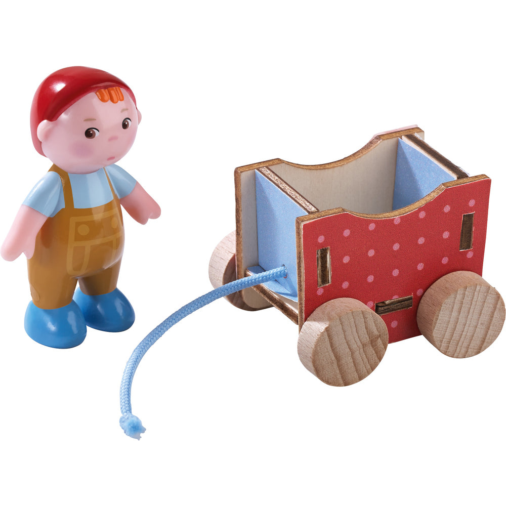 Haba Little Friends - Figur Baby Casimir mit Wagen