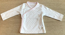 Laden Sie das Bild in den Galerie-Viewer, Bonjourbébé Premium - Wickel Langarmshirt Sterne rosa