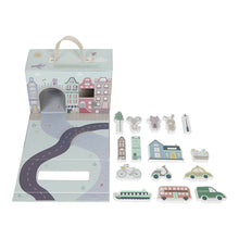 Laden Sie das Bild in den Galerie-Viewer, Little Dutch - Spielkoffer Stadt mit Holz Figuren