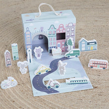 Laden Sie das Bild in den Galerie-Viewer, Little Dutch - Spielkoffer Stadt mit Holz Figuren