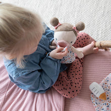 Laden Sie das Bild in den Galerie-Viewer, Little Dutch - Stoffpuppe Baby Puppe Mädchen Rosa Set
