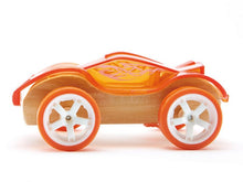 Laden Sie das Bild in den Galerie-Viewer, Hape - Bambus Fahrzeug Auto Twin Turbo orange