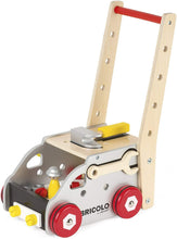 Laden Sie das Bild in den Galerie-Viewer, Janod Holz Werkbank Wagen magnetisch &quot;Redmaster&quot; Lauflernwagen J06487