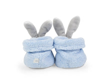 Laden Sie das Bild in den Galerie-Viewer, Kaloo - Plume Baby Schuhe Plüsch Hase blau mit Rassel